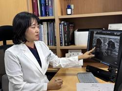 "유방암 조기발견 생존율 ↑… 정기검진 주기 앞당겨야"