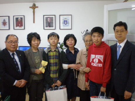 무학고교, 김찬우, 고원석 학생에게 장학금 전달