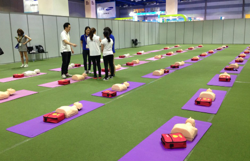 일반인 관람객 위한 심폐소생술 교육.