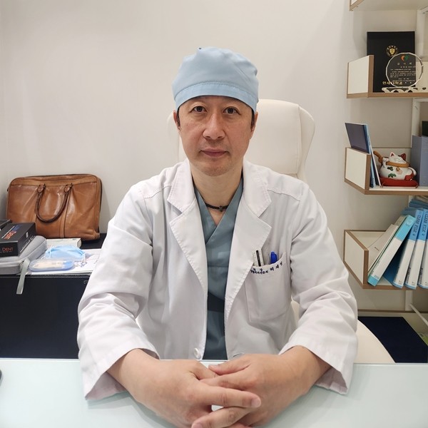 눈매교정, 기능적 회복 위한 성형외과 상담의 중요성