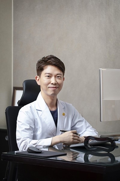 '홈케어 뷰티 디바이스'와 '리프팅 시술' 어떤 차이 있나