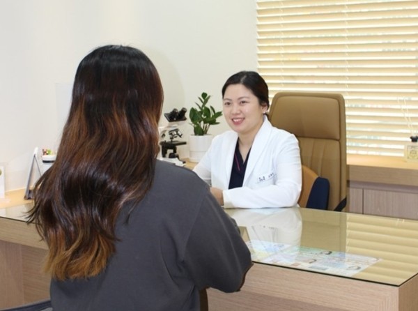 덥고 습한 여름 외음질염 재발 우려… 소음순 성형 활용으로 개선 도움