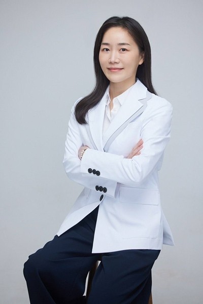 3중 구조 실리프팅, 강한 고정력·이물감 최소화 중요