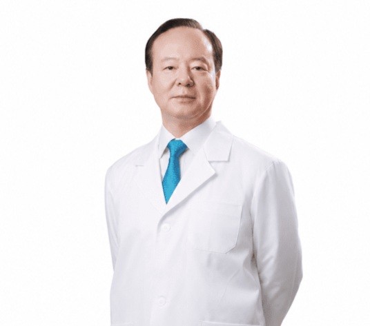 노안·백내장 동시에 나타났다면… 다초점렌즈 선택 기준은