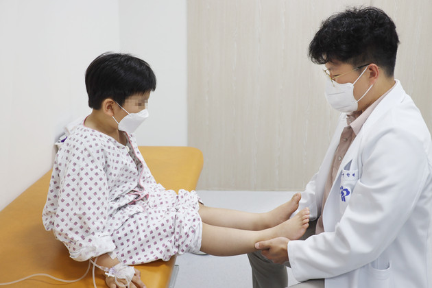 "아이 휜다리, 다 크면 괜찮아질까?"…정상 성장과 질환 구별이 먼저
