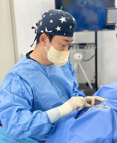 분당안과 김민규 대표원장, 비비넥스 임프레스 백내장 수술 시행… 로컬 안과 첫 수술