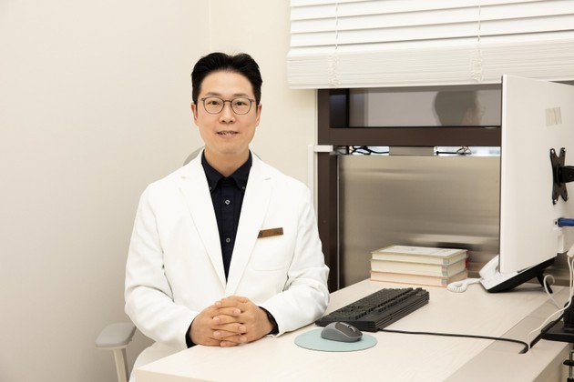 심전도 정상인데 밤마다 '두근두근'… 과각성이 부르는 '불면의 악순환'
